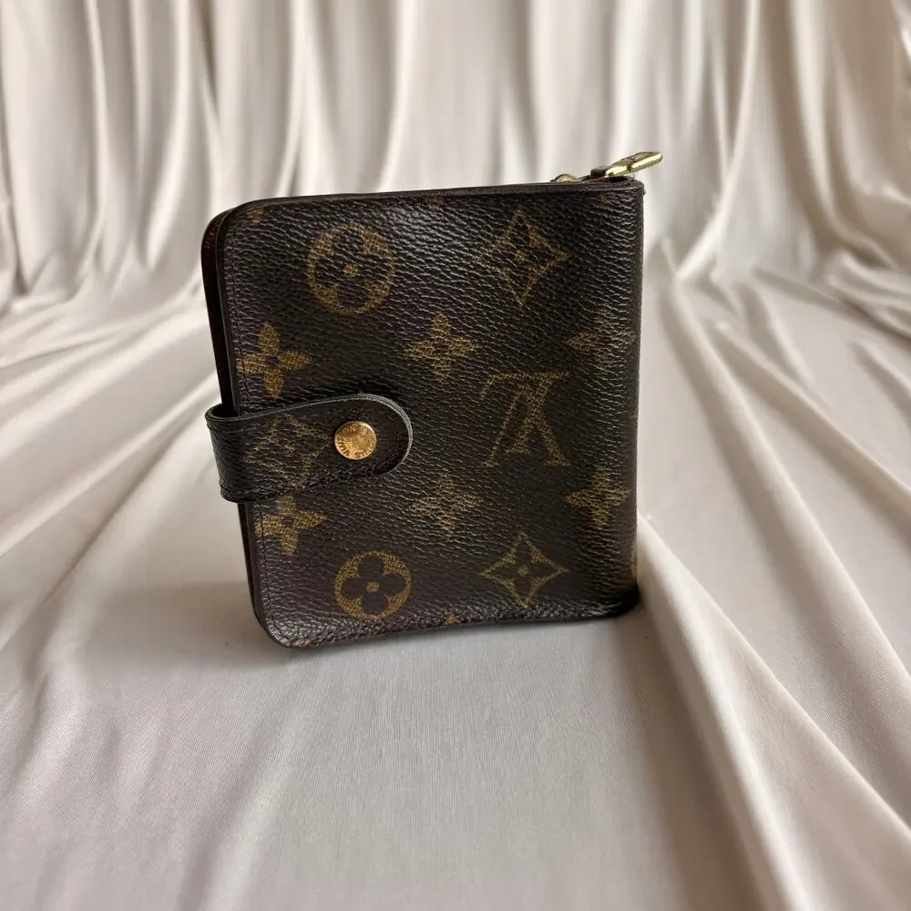 Louis Vuitton Monogram Snap Closure Bifold Wallet - Zip Coin Pocket